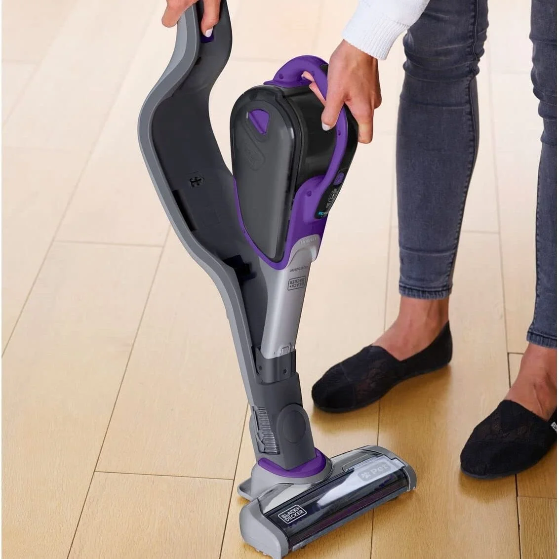 Black Decker 2-In-1 18V Cordless Stick Vacuum Cleaner - Svj520Bfsp-Gb 
