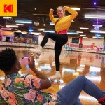 كاميرا كوداك سمايل + 10 ميجابكسل رقمية فورية مع طابعة صور محمولة وعدسات مؤثرات - وردي